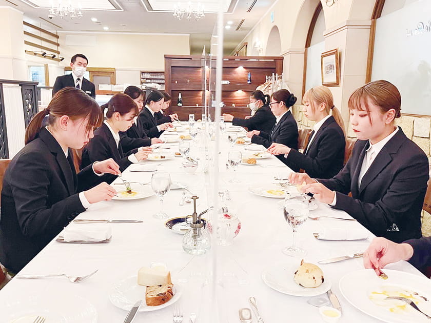 テーブルマナーのイメージ画像